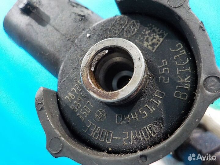 Форсунка дизельная Kia Ceed 1.6 tdi 338002A400