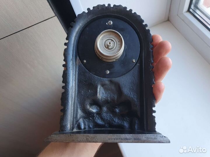 Чугунные часы цветок 1950 год