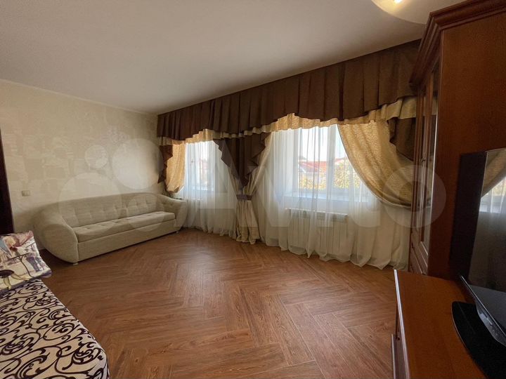 2-к. квартира, 60 м², 3/3 эт.