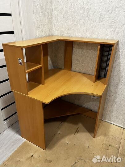 Компьютерный стол IKEA