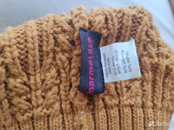 Шапка женская с меховым помпоном