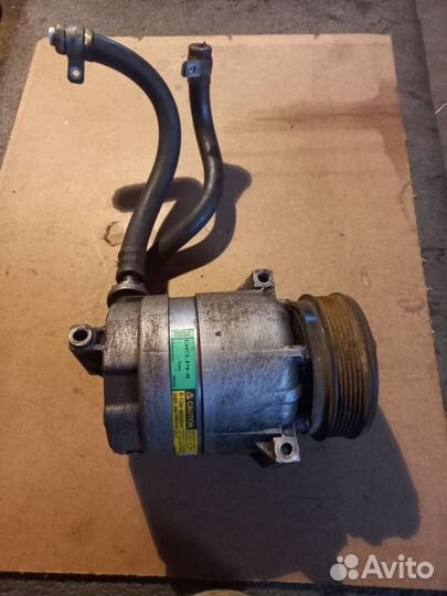 Компрессор кондиционера и кронштейн крепления