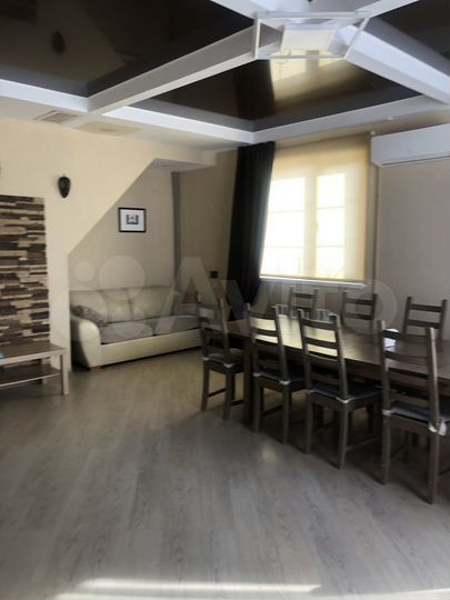 Коттедж 230 м² на участке 10 сот.