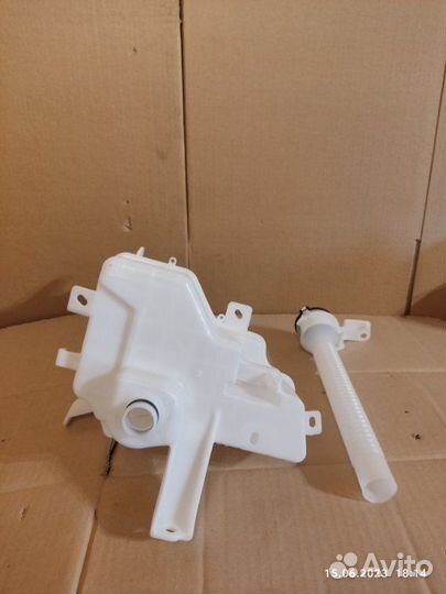 Бачок омывателя Toyota Rav4 ACA40 2013-2019