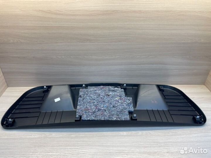 Обшивка двери багажника Volkswagen Polo