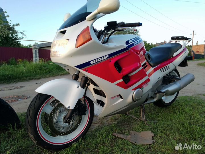 Honda CBR1000F
