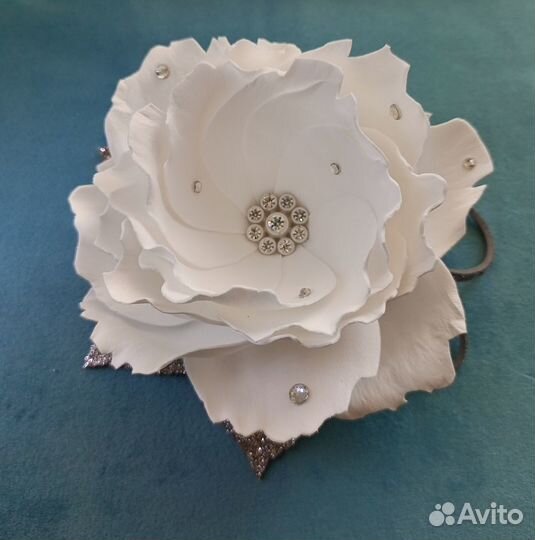 Заколочки для волос школьницам