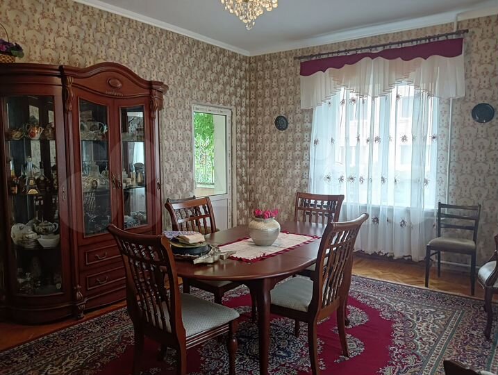 Дом 283,7 м² на участке 6 сот.