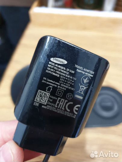 Беспроводное зарядное устройство Samsung EP-N6100