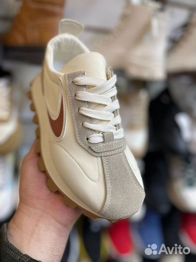 Женские кроссовки Топ 2025