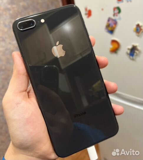 iPhone 8 Plus, 64 ГБ