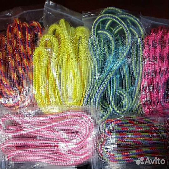 Скакалки гимнастические разных цветов