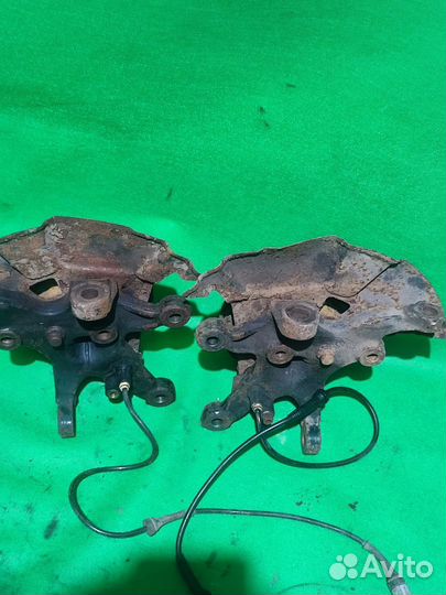 Передние поворотные кулаки bmw е36