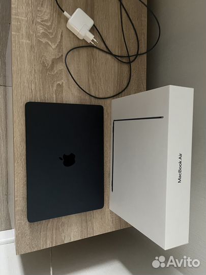 Macbook air 13 M2 8 256gb