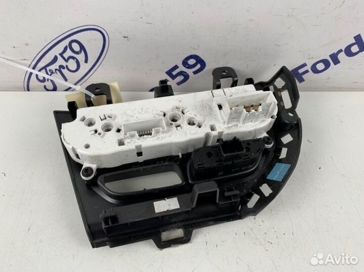 Блок управления печкой Ford Focus 3 CB8 2011-2015