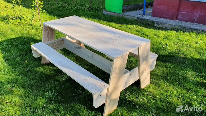 Детский столик для игровой площадки