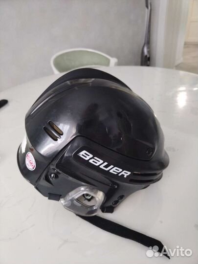 Хоккейный шлем