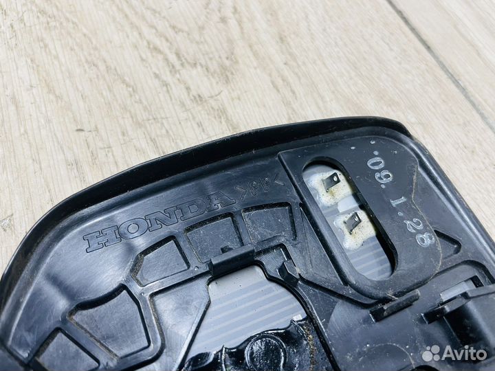 Зеркальный элемент левый Honda Accord 8 CU