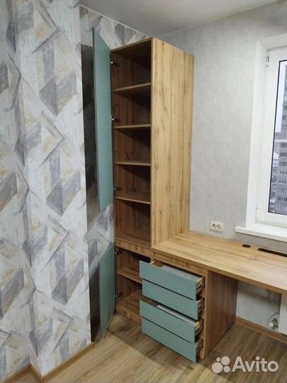 Комплект мебели в детскую