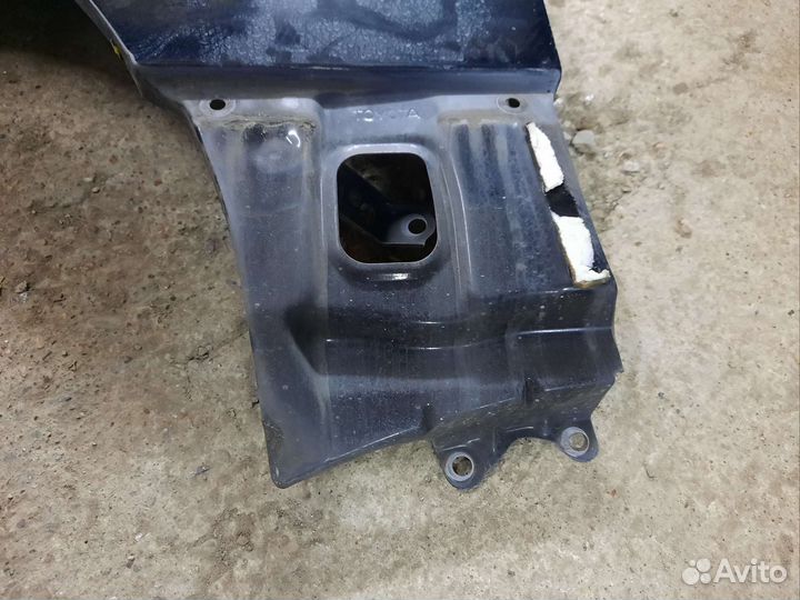 Крыло переднее левое ucf20