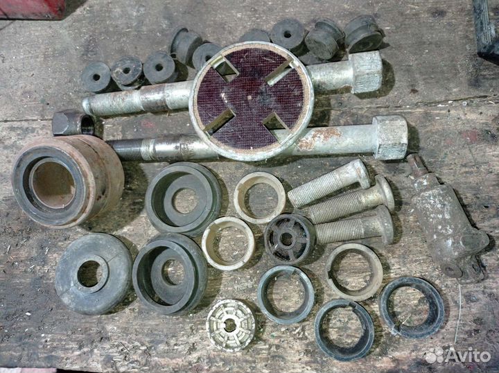 Саленблок с болтами на Икарус