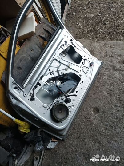 Дверь передняя правая Cadillac Cts 1 02-08