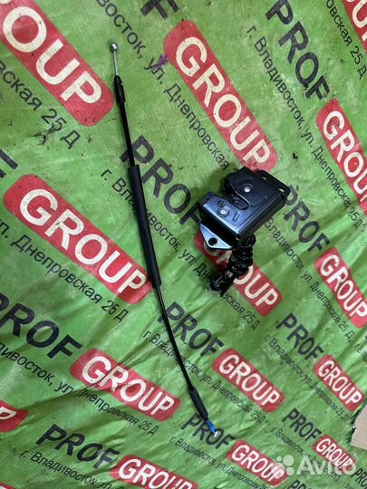 Замок 5-й двери Toyota Hiace TRH200 TRH216 TRH226