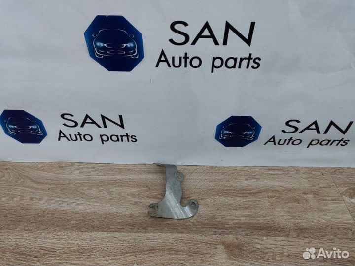 Кронштейн катализатора Bmw 3 F30 N20B20 2013