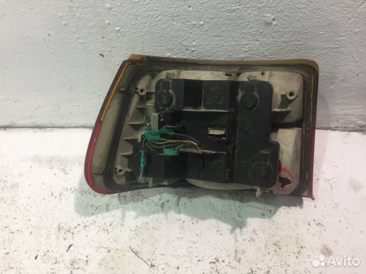 Фонарь задний правый наружный