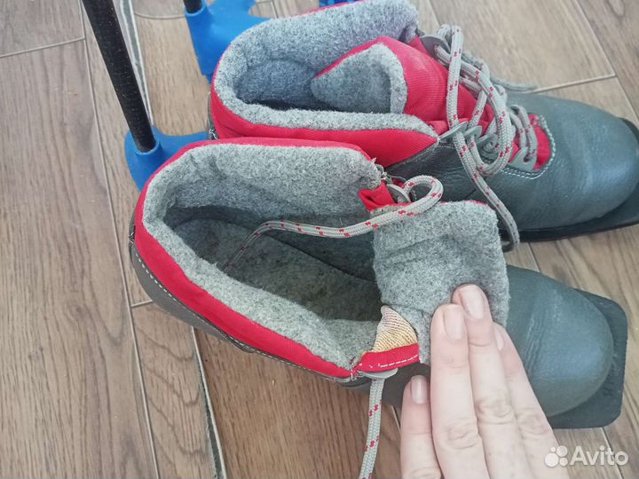 Лыжи 160 см с ботинками и палками