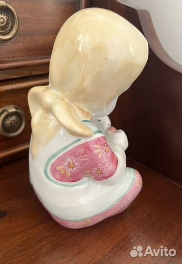 Статуэтка девочка с зайцем Дулево