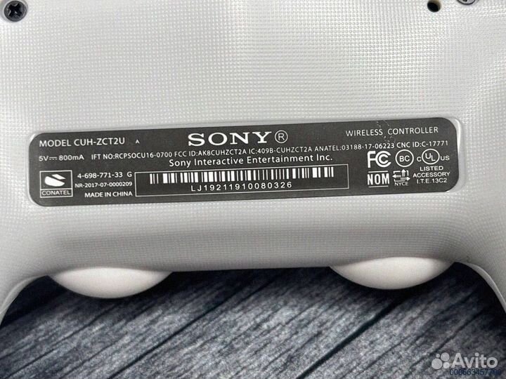 Геймпад DualShock 4