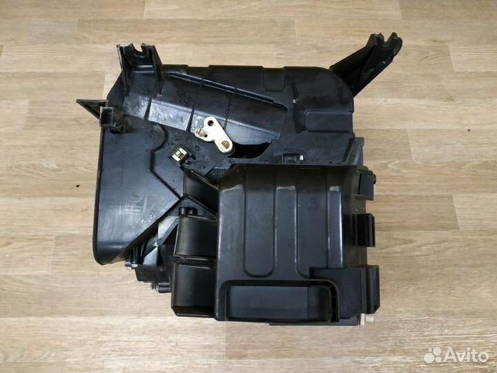 Корпус радиатора отопителя Nissan Primera P11