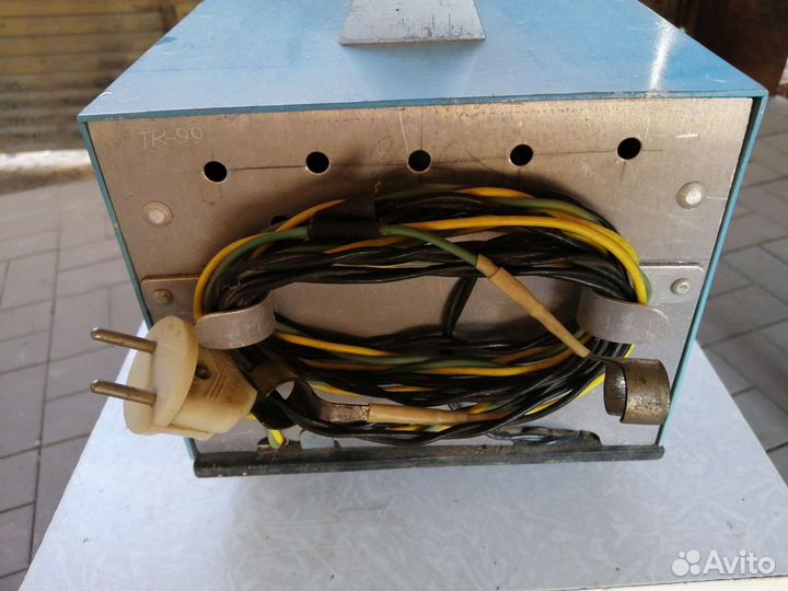 Зарядно-пусковое устройство