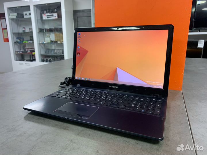 Samsung/i5 3210/6GB/AMD HD 8750/720GB/15.6