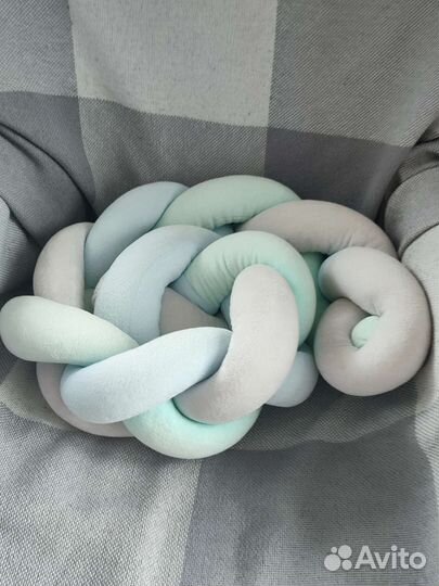 Бортик косичка в кроватку