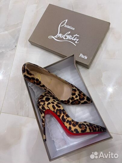 Туфли лодочки Christian Louboutin 38 Новые