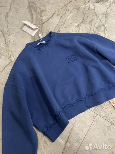 Укороченный свитшот