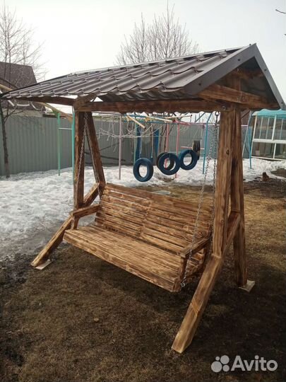 Качеля садовая деревянная в наличии
