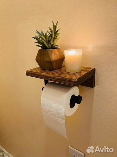 Держатель для туалетной бумаги с полочкой
