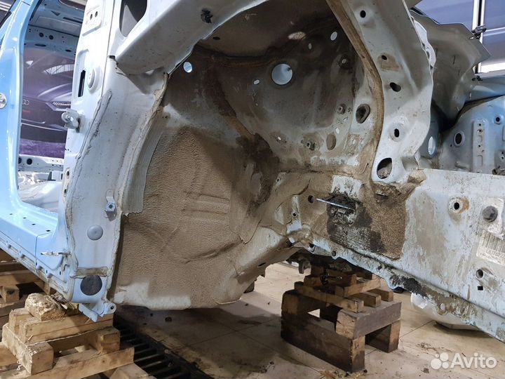 Стойка кузова передняя правая (Geely Coolray)