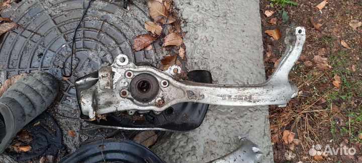 Кулак поворотный audi A8 D3