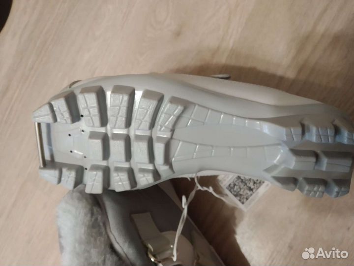 Ботинки на липучках с тёплым носком