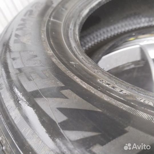 Kumho I'Zen KW22 215/65 R15