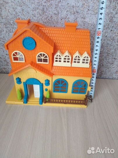 Игрушечный домик кукольный