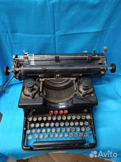 Пишущая машинка