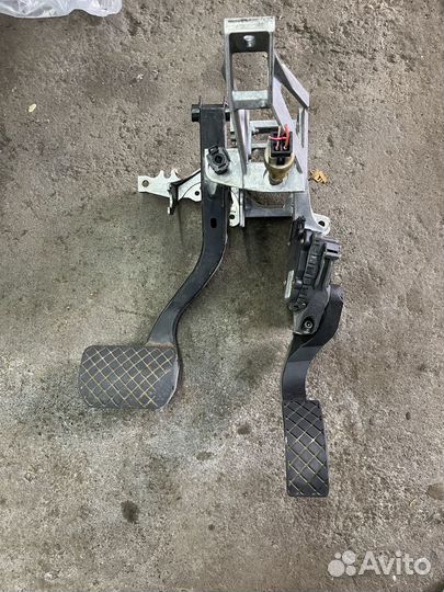 Педаль газа Passat b5 Plus AVF