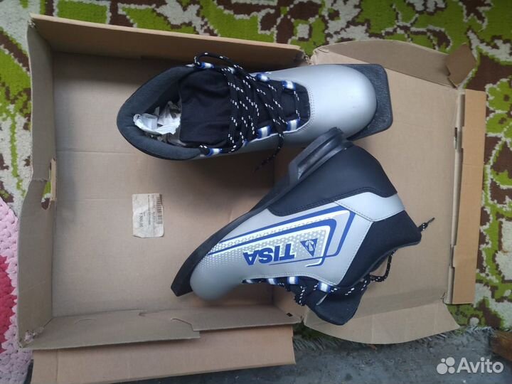 Лыжи беговые с ботинками