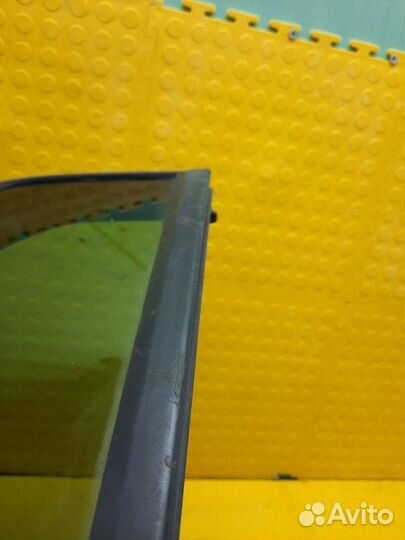 Стекло боковое заднее правое Volkswagen Golf 7