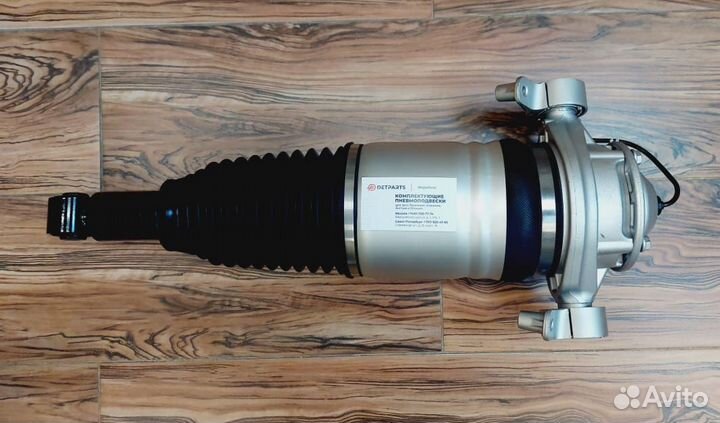 Пневмостойка Фольксваген Touareg II NF задняя